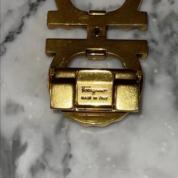 Salvatore Ferragamo Gold Textured Belt Buckle - Picture 3 of 4